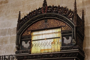 Rooster and hen in the church of Santo Domingo de la Calzada (La Rioja, Spain)