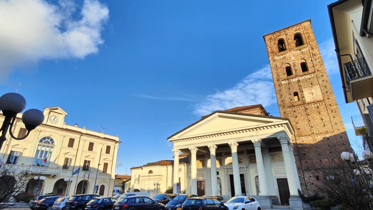 Collegiata St Agatha Santhia Vercelli Cammino di Oropa