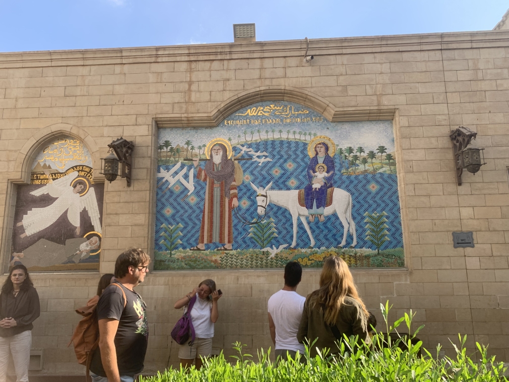 turistas visitando Old Cairo