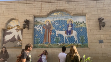 turistas visitando Old Cairo