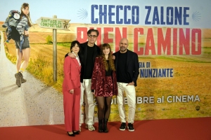 Photocall of the film Buen camino Beatriz Arjona, Gennaro Nunziante, Letizia Arno and Checco Zalone during Photocall of the film Buen camino , News in Rome, Italy, December 22 2025 Rome Hotel Bernini Bristol Italy Copyright: xMassimoxLanduccix/xLiveMediax LPN_2206358