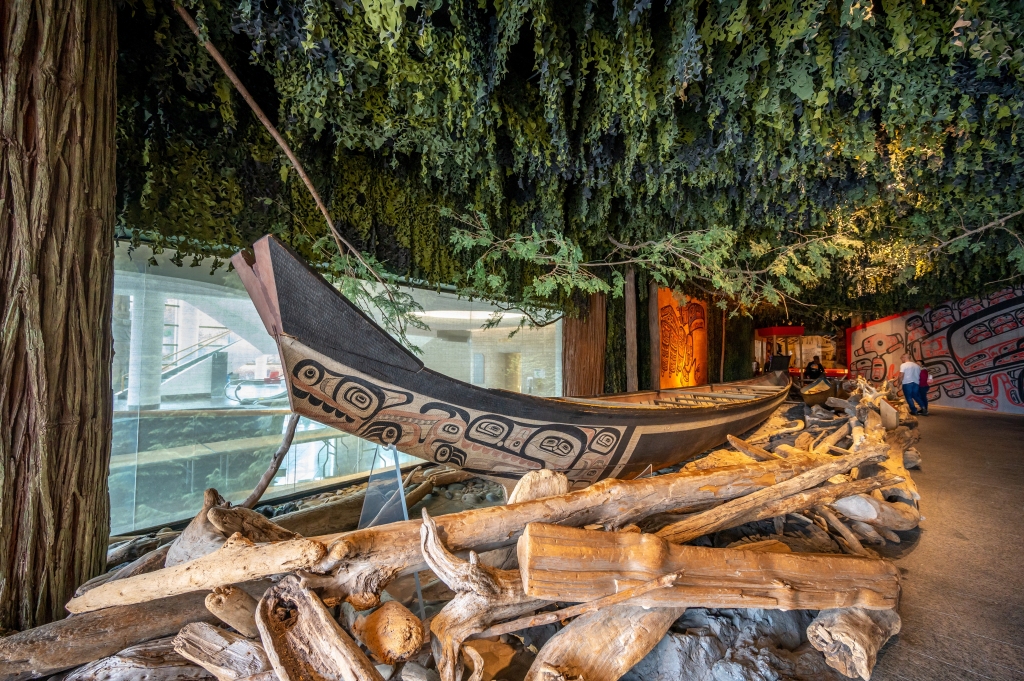 Gatineau, Quebec: Canoes at the Canadian Museum of History