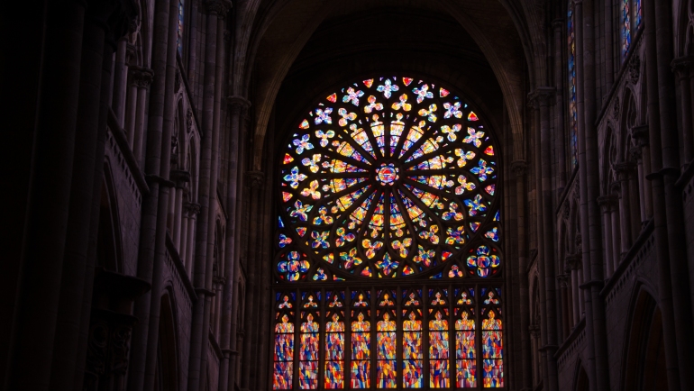 Saint-Malo: Interior view of Saint-Malo Cathedral showing the rose window