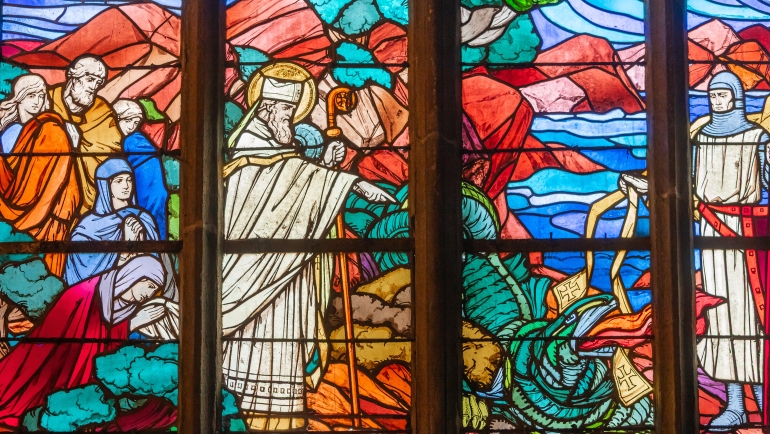 vidrieras detalles de las ventanas de la catedral de San Pablo Aureliano