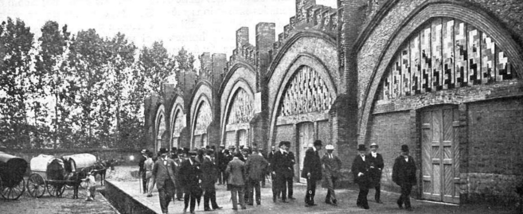 Congressmen of the IX Agriculture Congress visit the Codorniu Caves in 1911