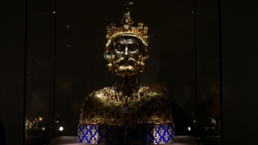 Golden reliquary in the Treasury Museum of Aachen Cathedral, Germany.