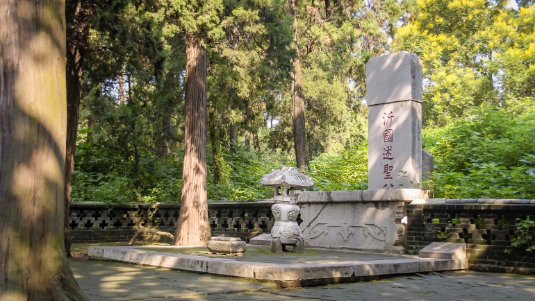 Tomb of "Kong Ji" in the "Kong Forest" in Qufu