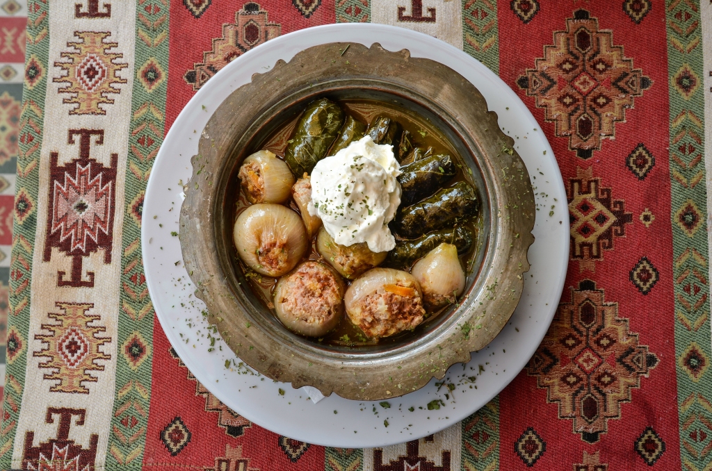Sogan dolma: Stuffed onion and grape leaf with meat
