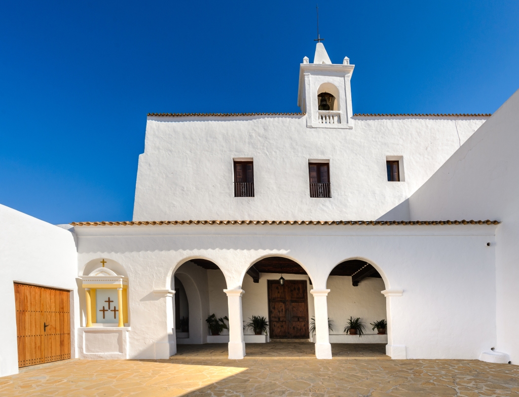 hurch of Sant Miquel de Balansat on the island of Ibiza. With white lime walls, it is one of the maximum exponents of typical Ibizan architecture