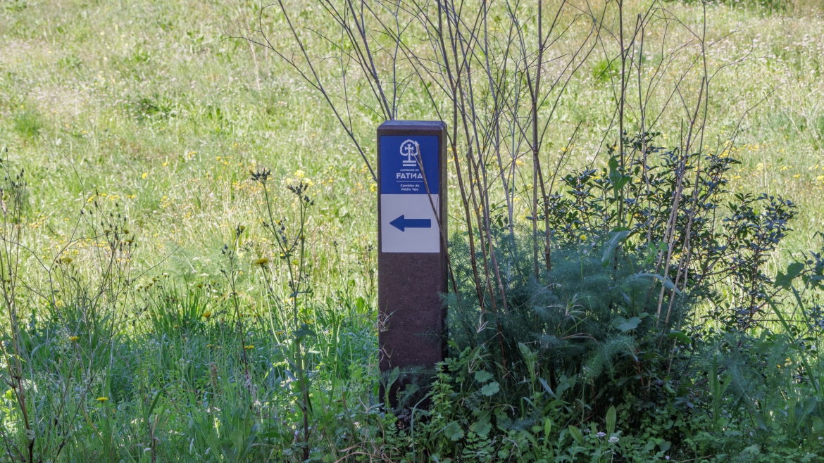 Poste señalética de los Caminhos de Fatima